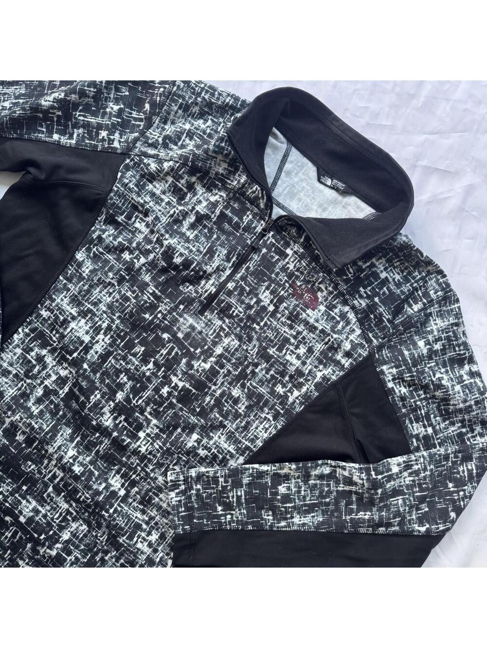 The North Face Men’s XL Quarter Zip Pullover Black Gray Abstract Print Athletic